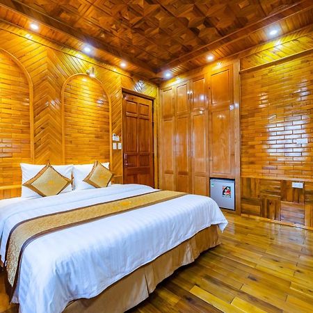 Theking Hotel Huong Gia Esterno foto