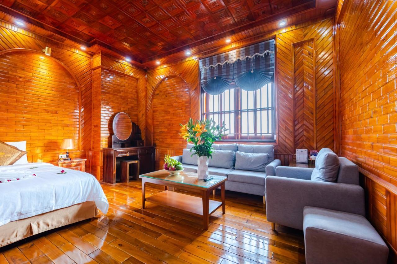 Theking Hotel Huong Gia Esterno foto