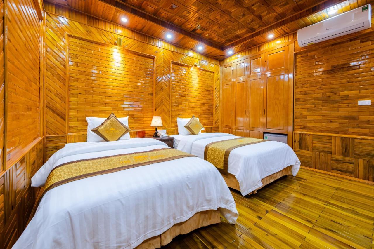 Theking Hotel Huong Gia Esterno foto