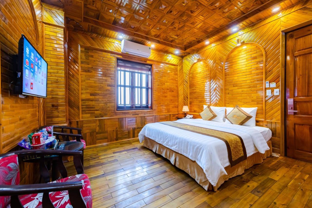 Theking Hotel Huong Gia Esterno foto