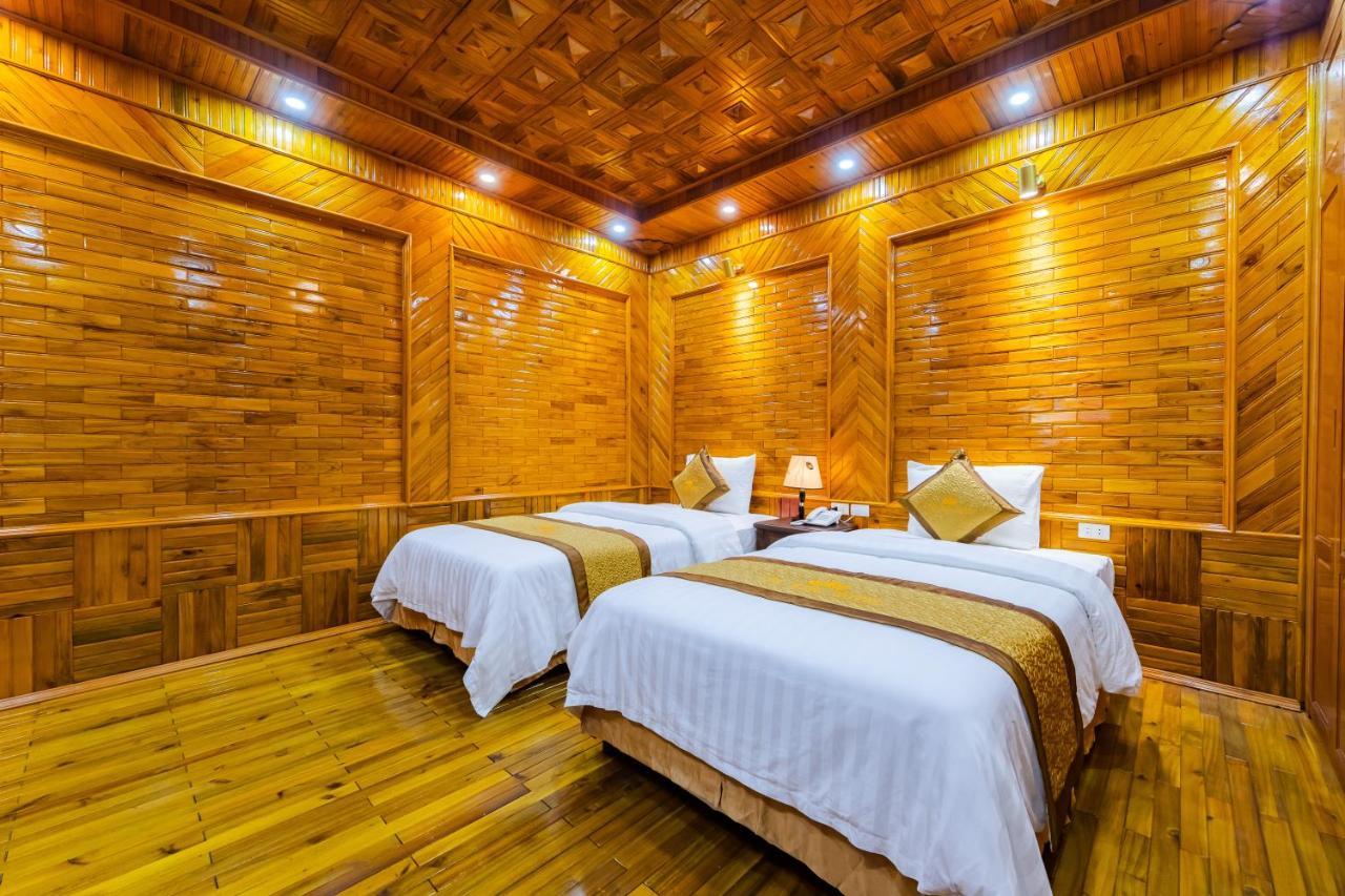 Theking Hotel Huong Gia Esterno foto