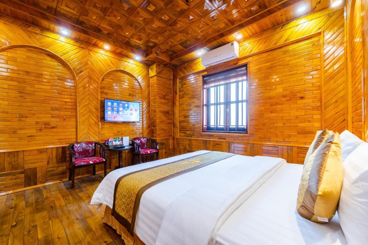 Theking Hotel Huong Gia Esterno foto